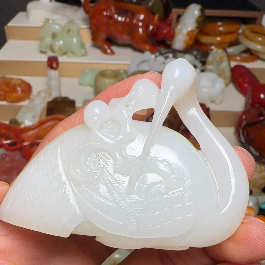 佛***忠和田玉未镶嵌颈饰