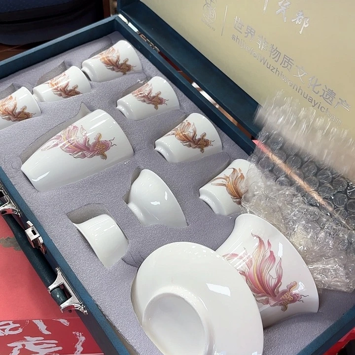 孤品茶具套装等。