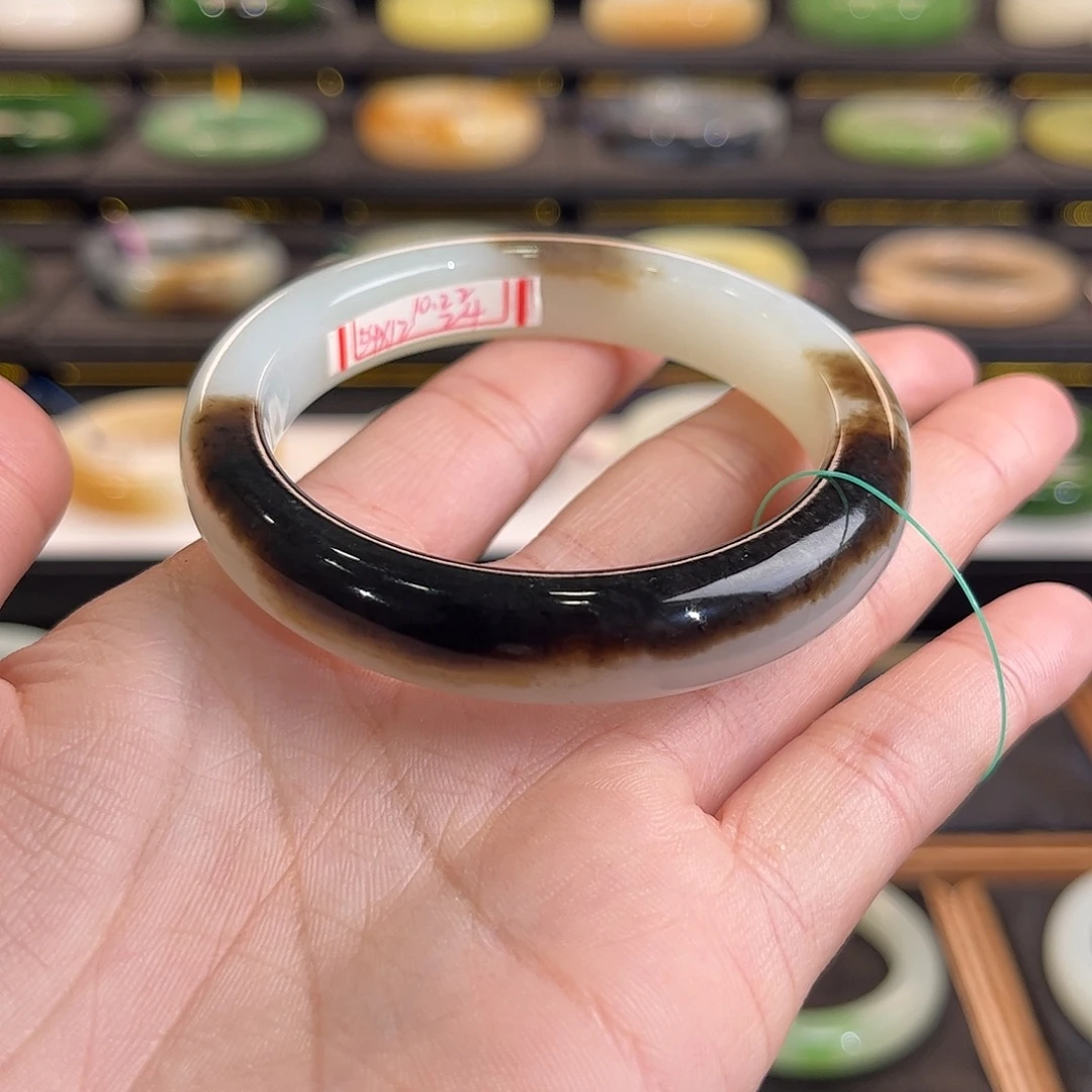 和田玉未镶嵌手镯黑糖奶盖