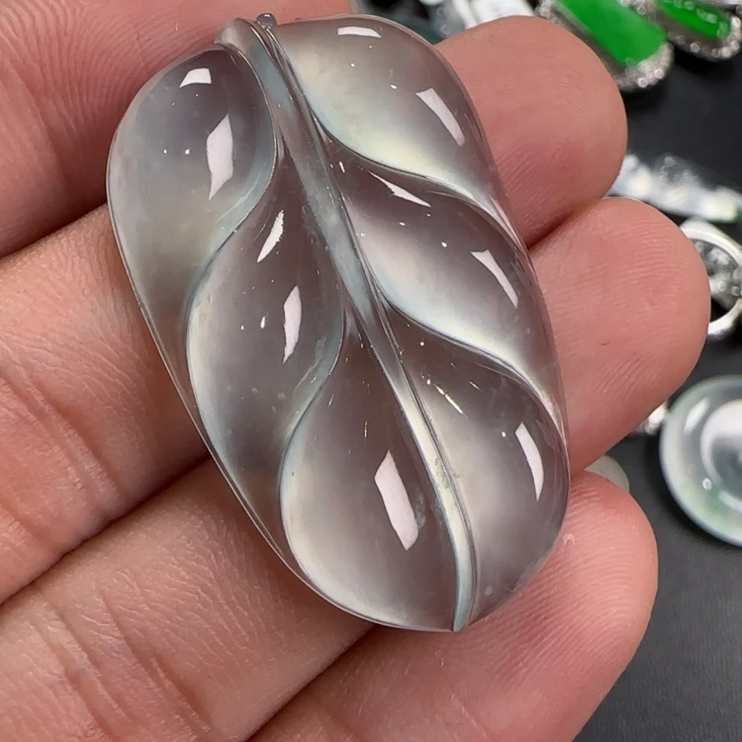 翡翠未镶嵌颈饰