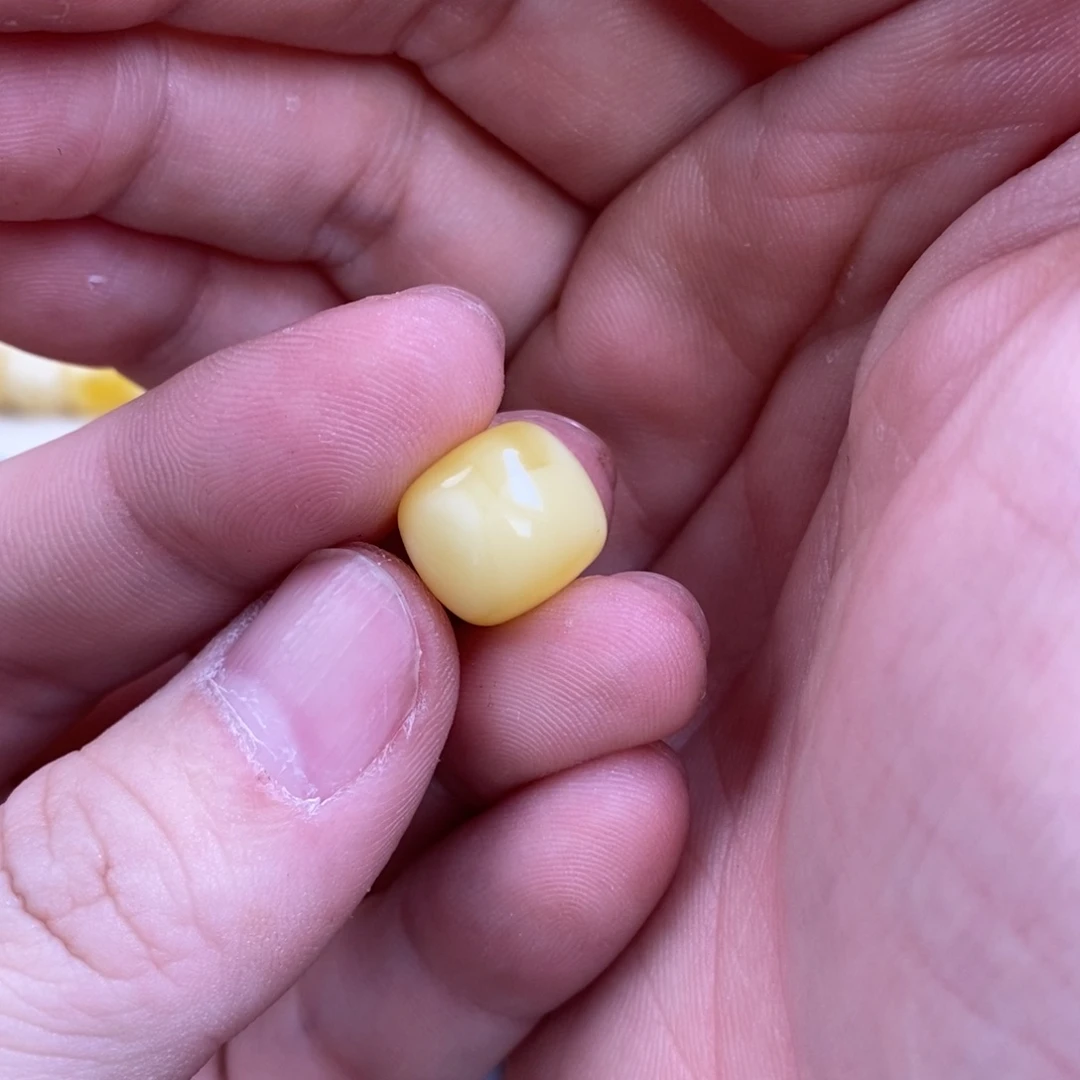 蜜蜡裸石未镶嵌七*配饰