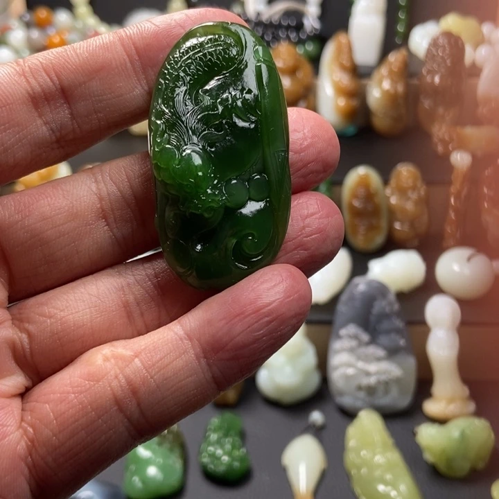 和田玉未镶嵌颈饰