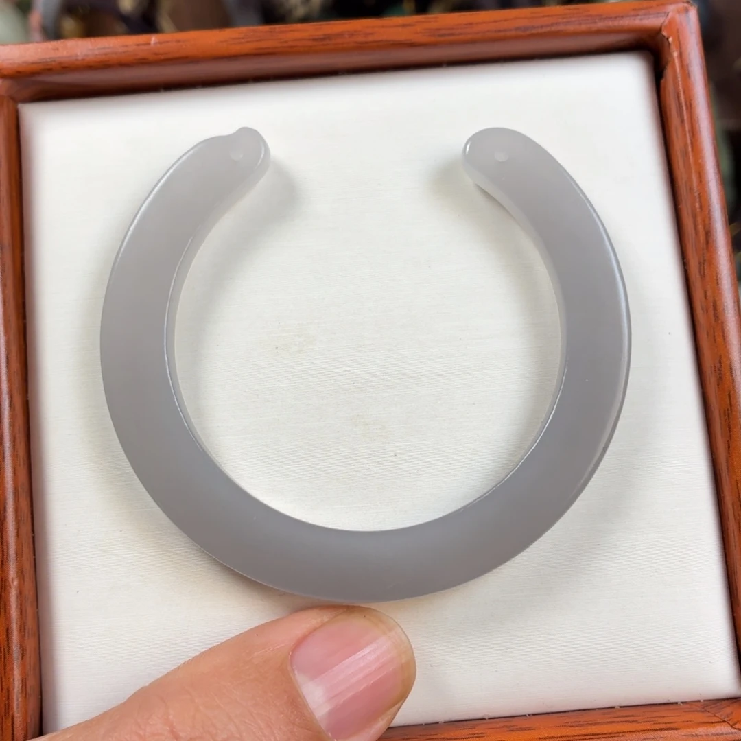 和田玉未镶嵌颈饰圈口51