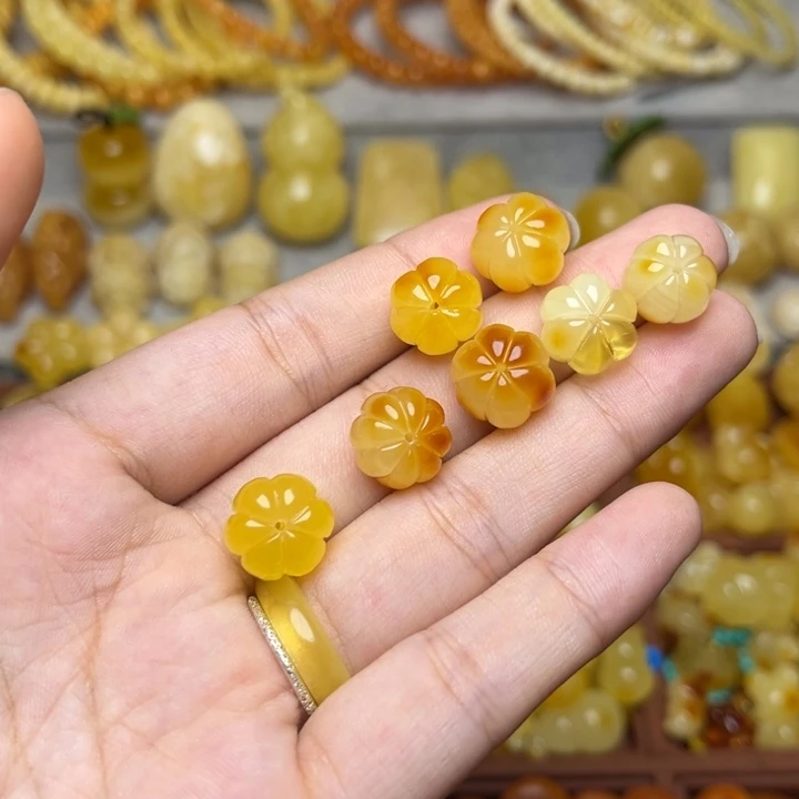 蜜蜡未镶嵌珠宝奇石鸡油黄满蜡俏色南瓜配饰