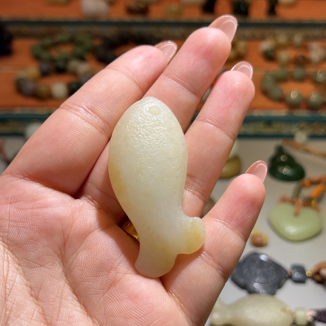 颈饰未镶嵌和田玉柠*?