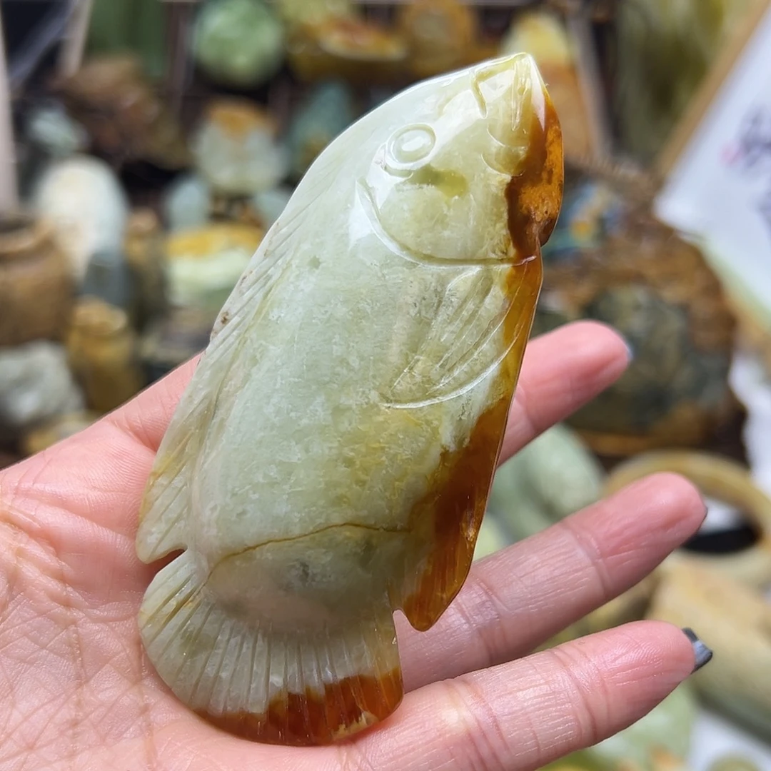 未镶嵌岫玉颈饰花玉血管鱼手玩