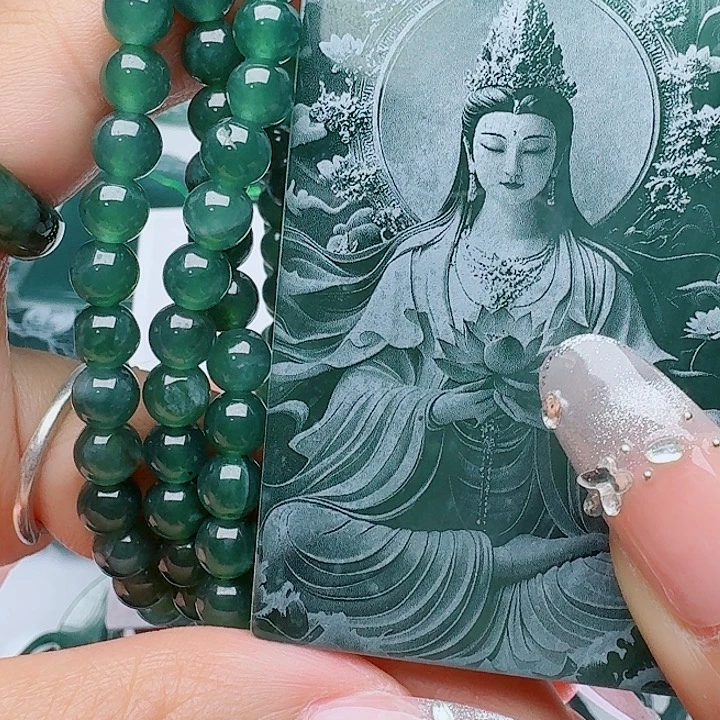 翡翠未镶嵌颈饰多样性发其一