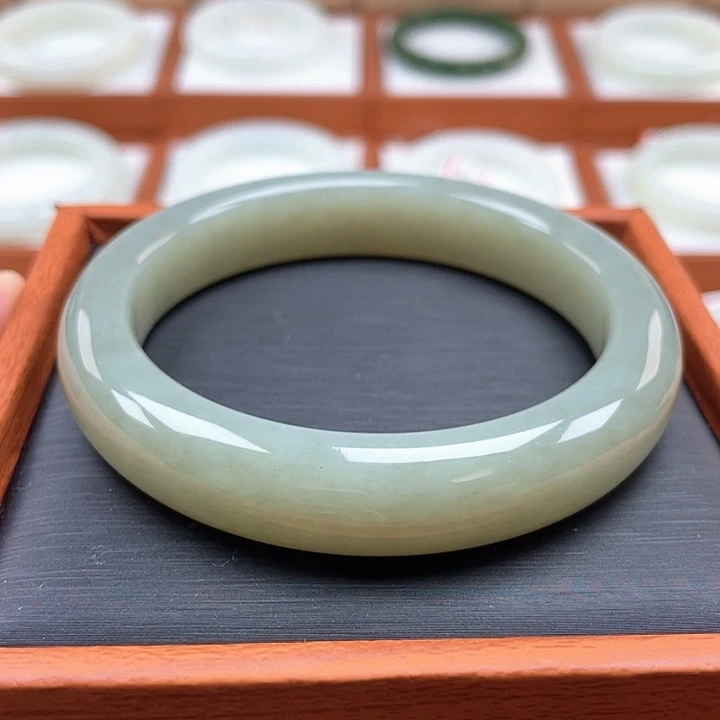 和田玉手镯未镶嵌新疆且末