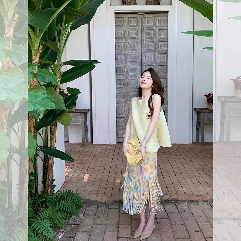 法式定染显白优雅慵懒套装夏季三宅无袖轻奢上衣褶皱流苏半身裙女