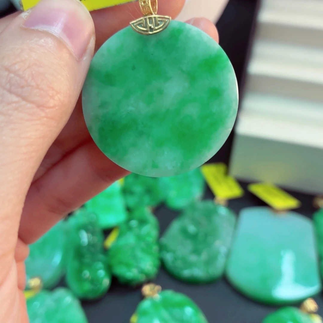 翡翠18K金镶嵌吊坠(不含链)