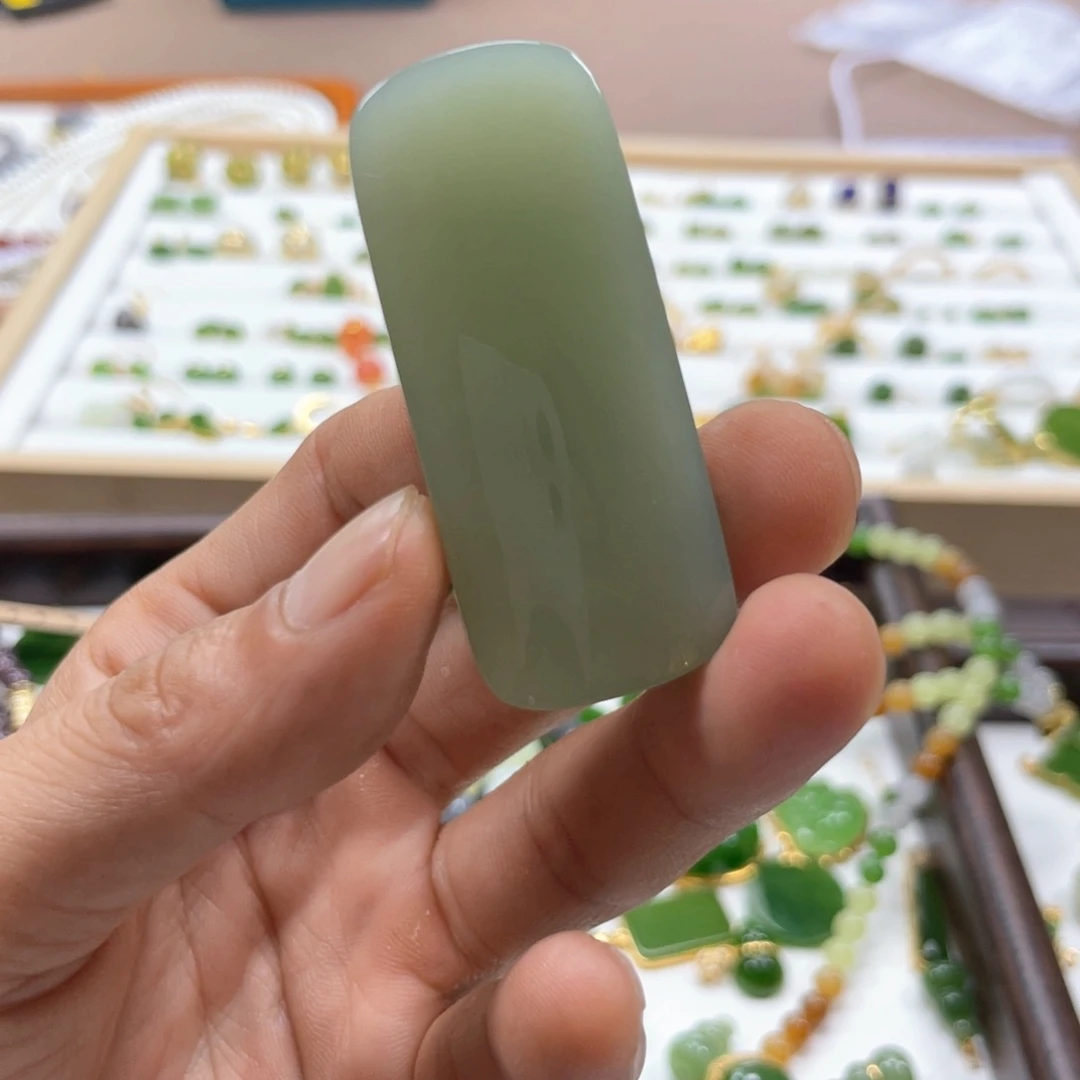 未镶嵌和田玉耳饰