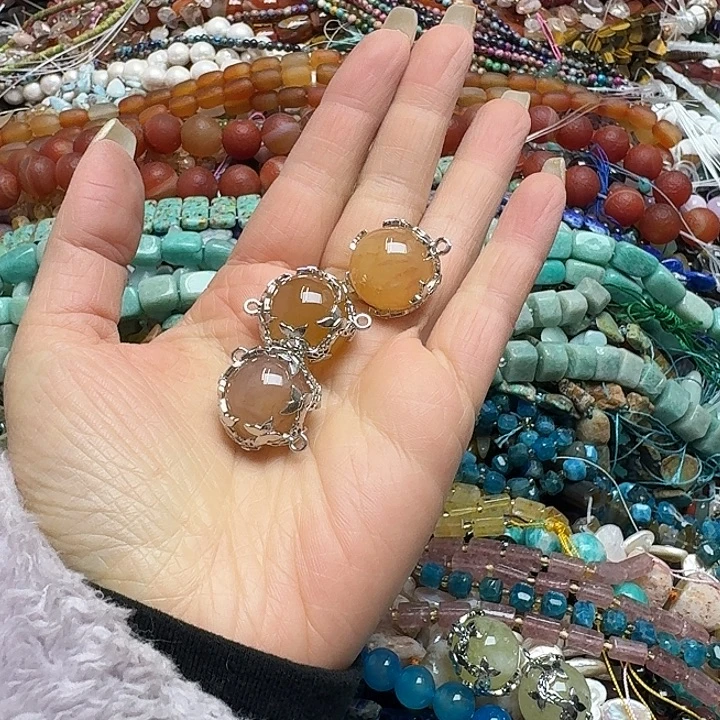 玛瑙/玉髓未镶嵌珠宝半成品一个盐源双耳吊坠