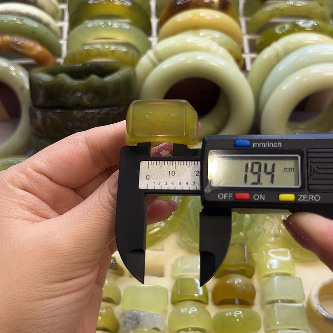 蛇纹石玉未镶嵌手镯17号