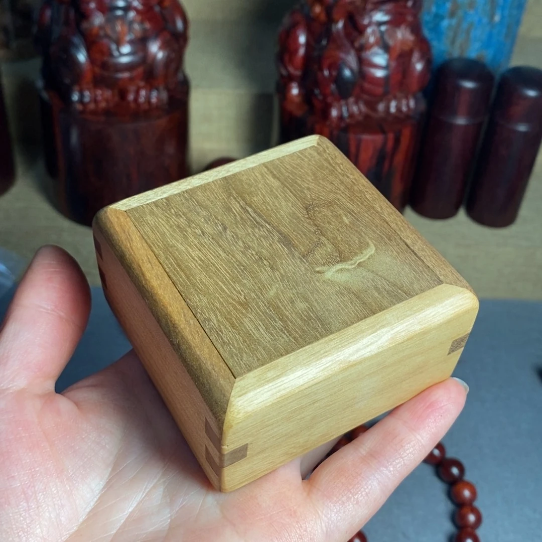 金丝楠盒子7x7x3.5