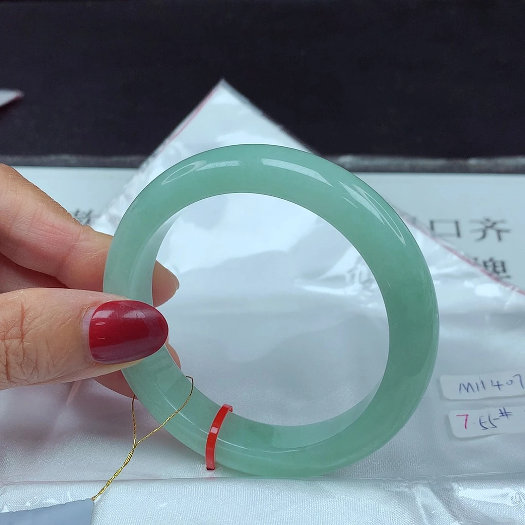 翡翠手镯未镶嵌55圈4070