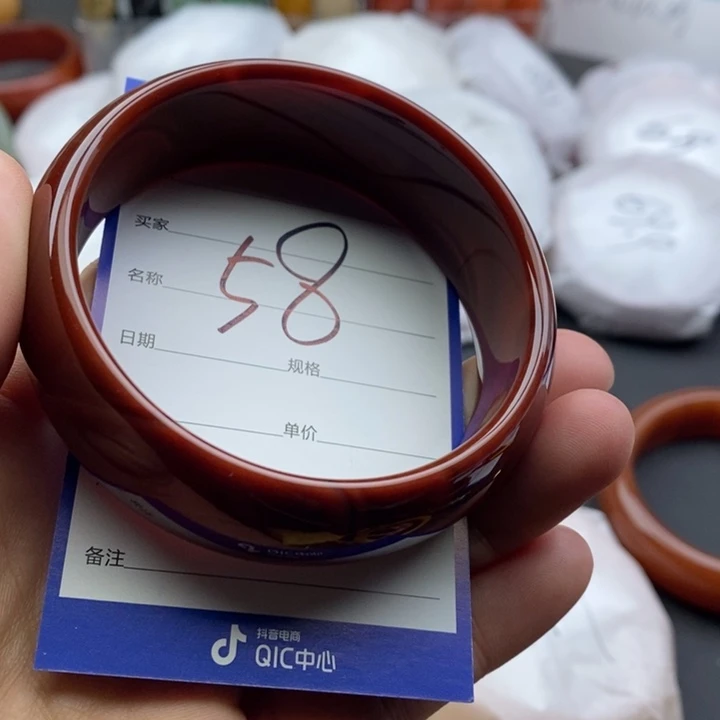 未镶嵌手镯石英质玉