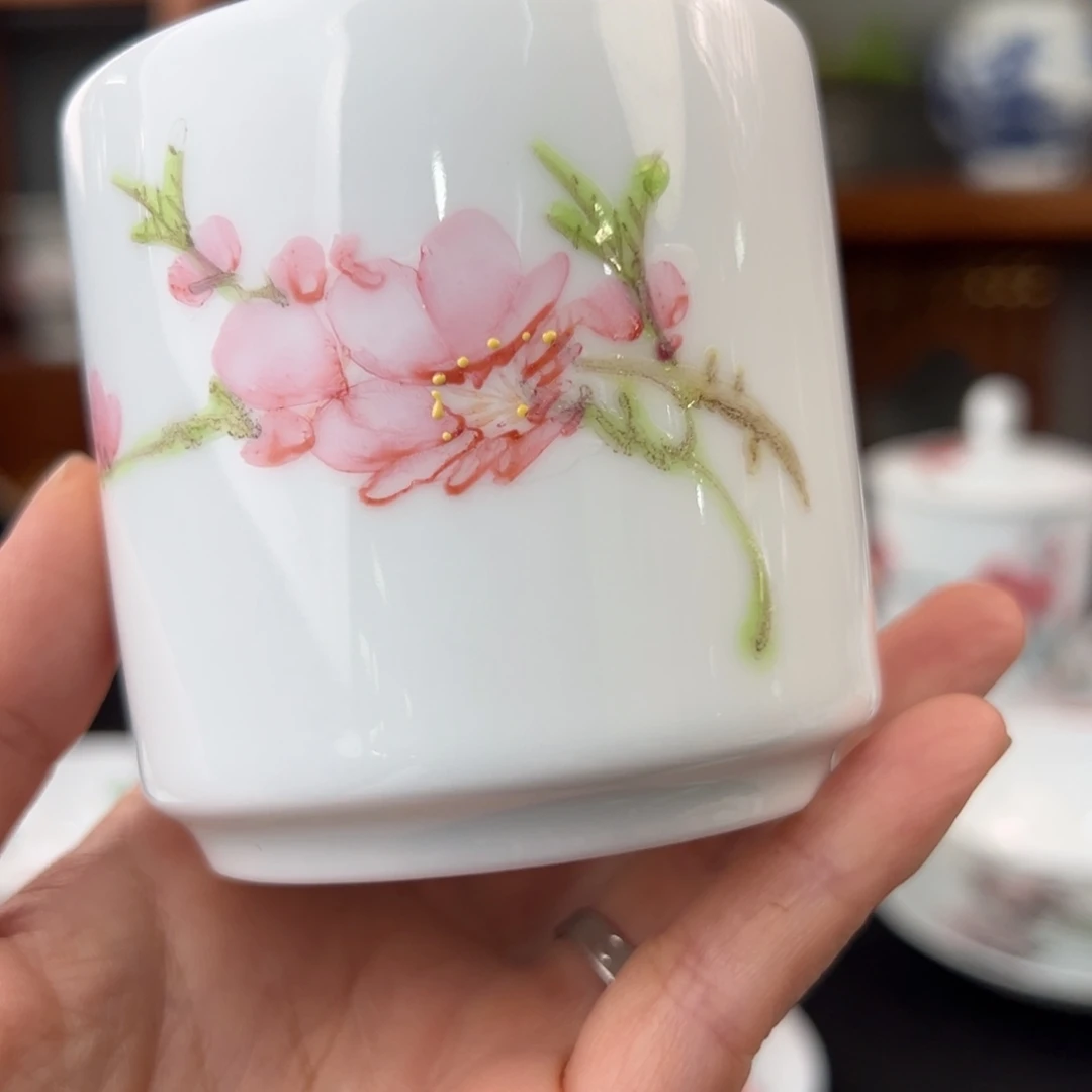 杨***青水点桃花直口杯7公分（微瑕）