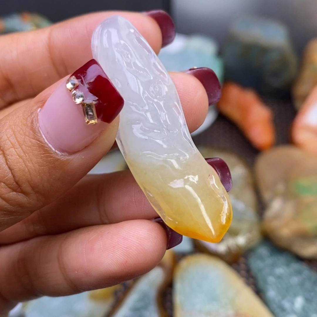 翡翠颈饰未镶嵌翡翠