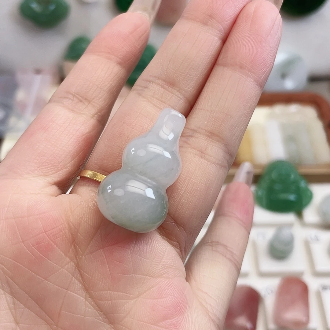 颈饰合金石英质玉（金丝玉）