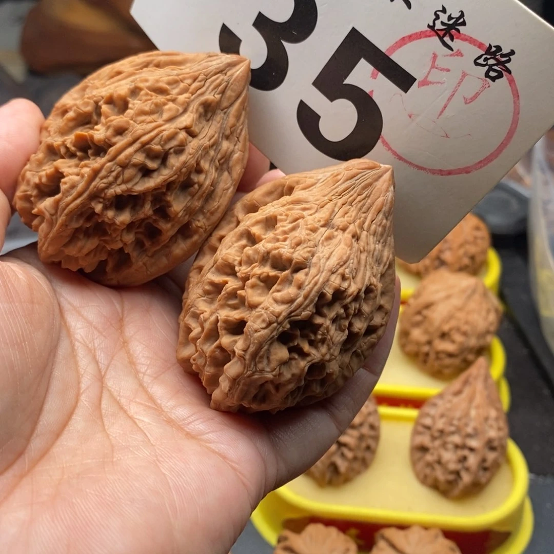 把件文玩核桃60高44边大孤石