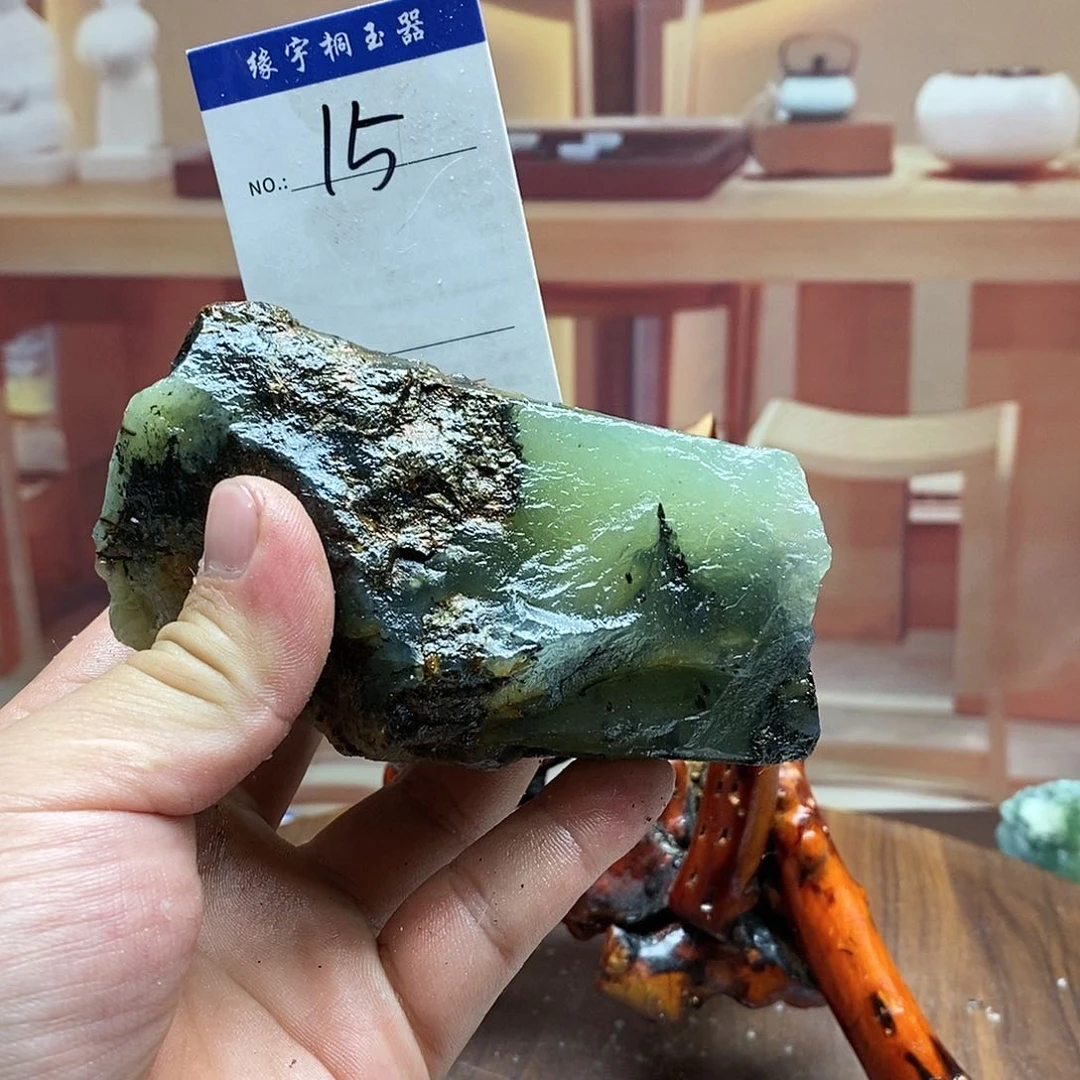 蛇纹石玉原石未镶嵌