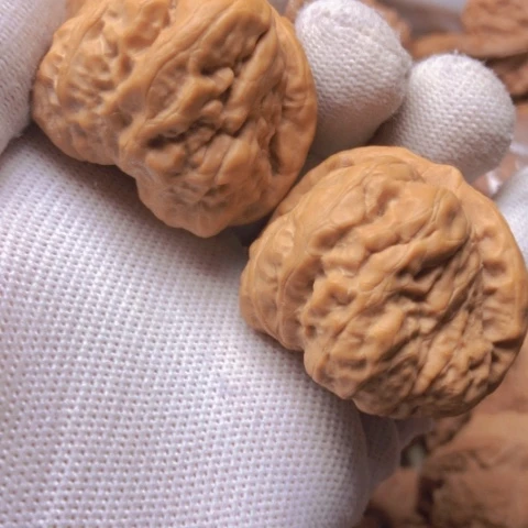 【闪购商品】桃核吊坠蛤蟆狮子头