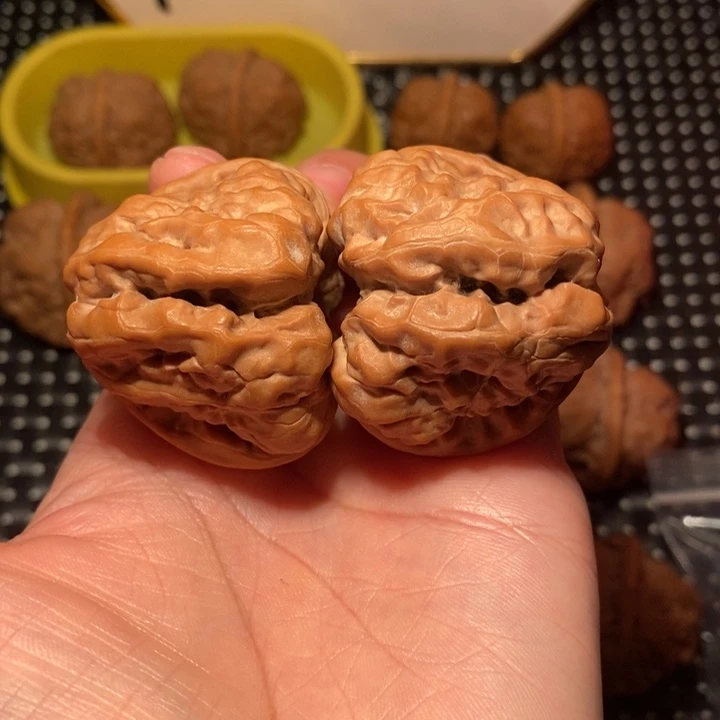 文玩核桃把件四深开八腿三角箭毒蛙王