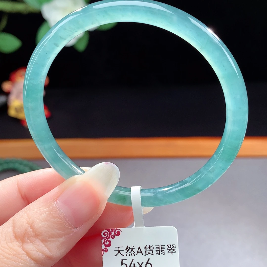 未镶嵌手镯（圆镯）翡翠