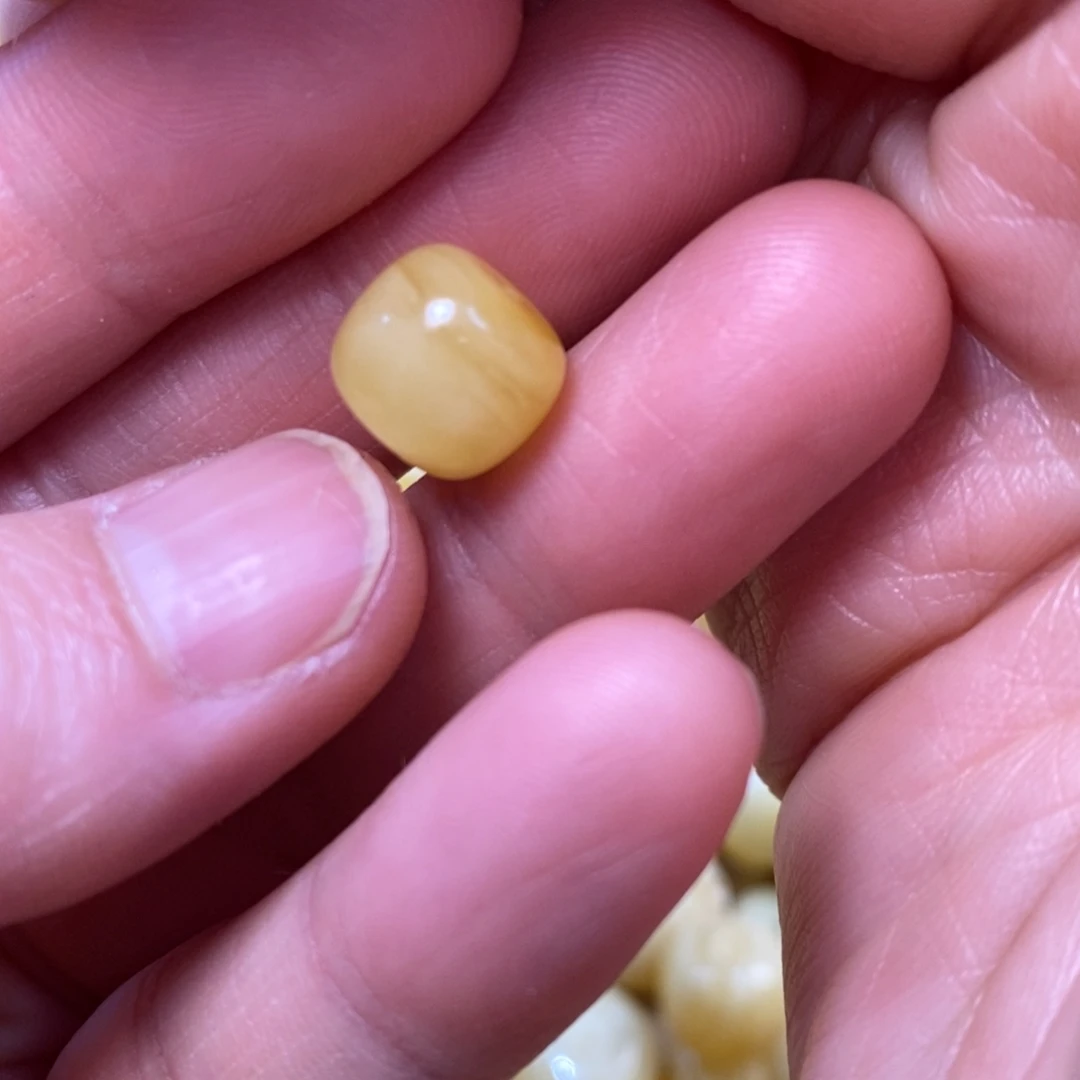 七***月琥珀未镶嵌裸石蜜蜡配珠