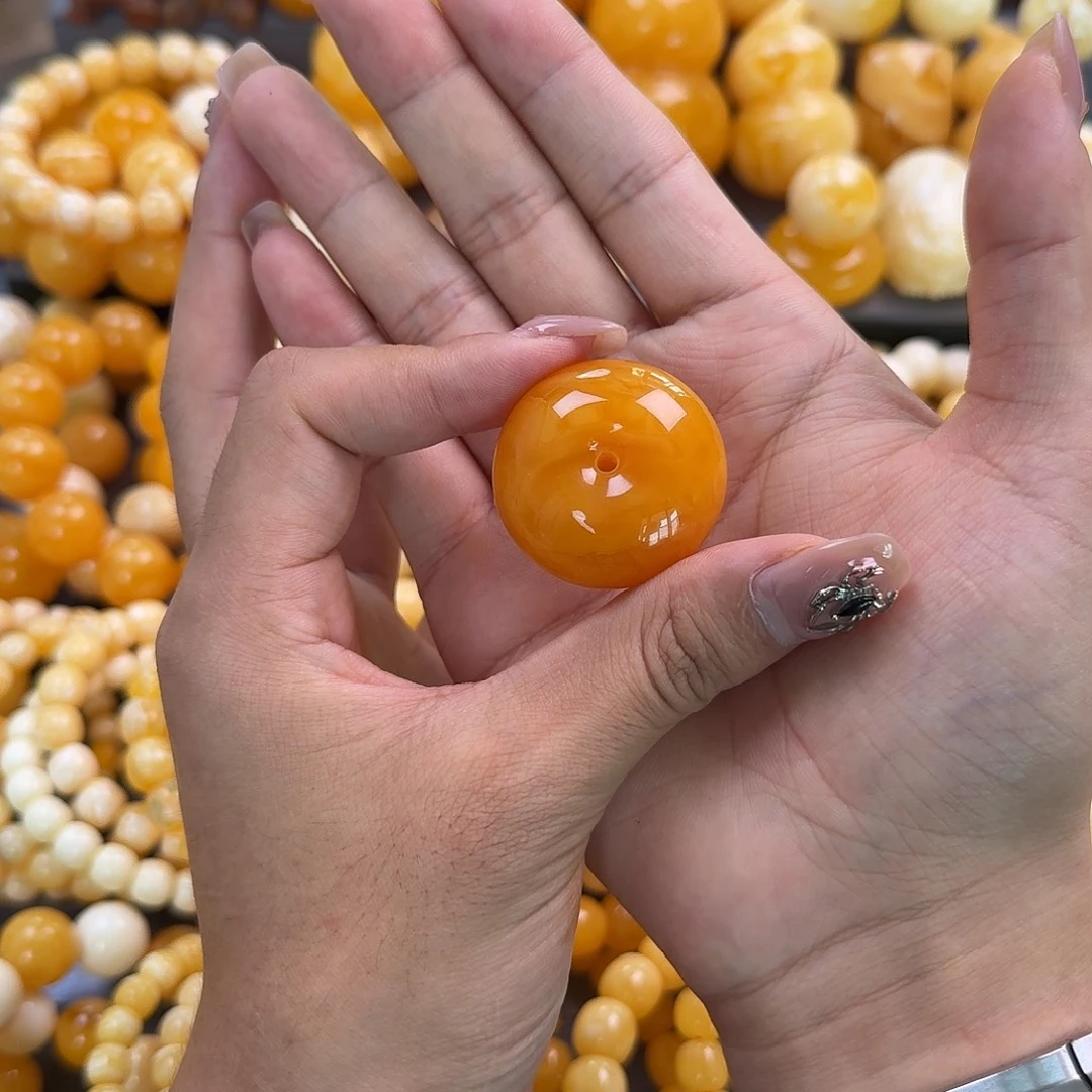 蜜蜡未镶嵌珠宝奇石