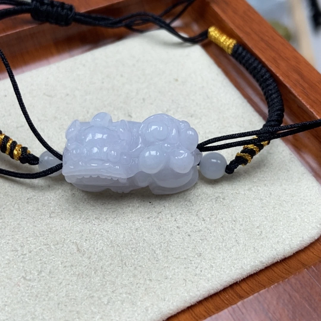 翡翠未镶嵌颈饰霸王