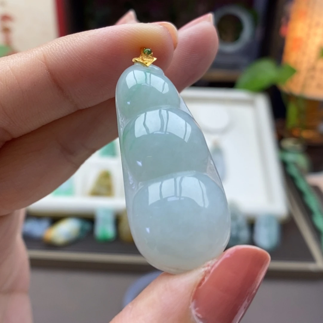 翡翠18K金镶嵌颈饰吊坠81