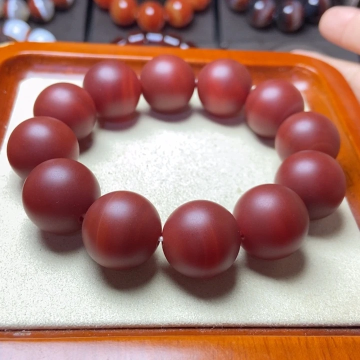 玛瑙/玉髓未镶嵌手串酒红磨砂