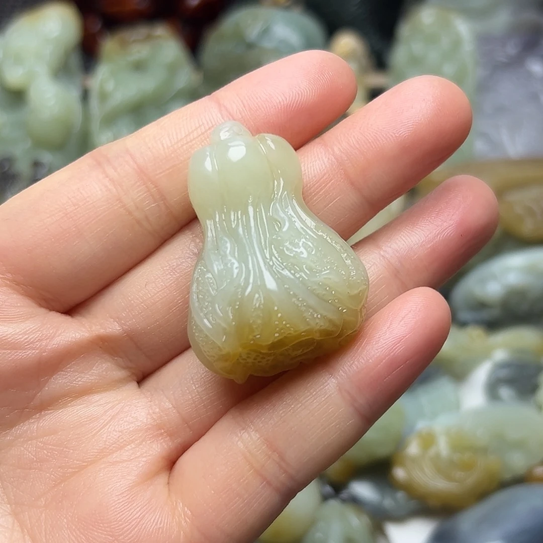 ~****和田玉未镶嵌颈饰