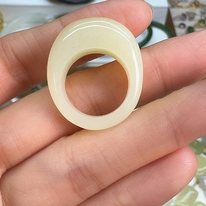 心***律未镶嵌戒指和田玉