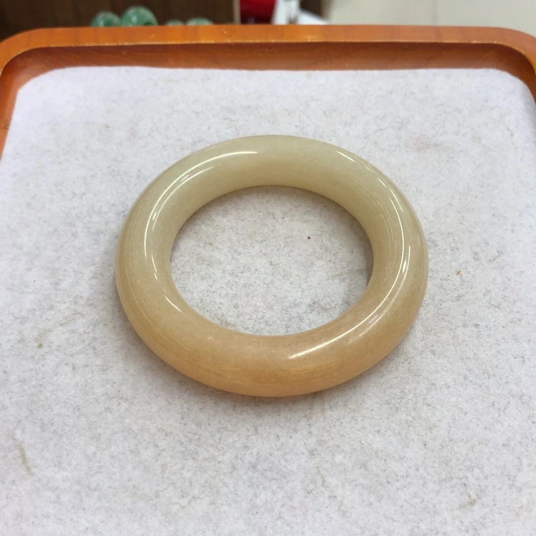 石英质玉未镶嵌手镯