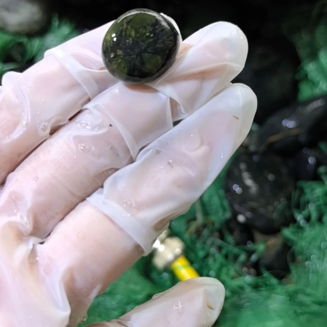 平***米有机玻璃藏玉药王石原石手把件