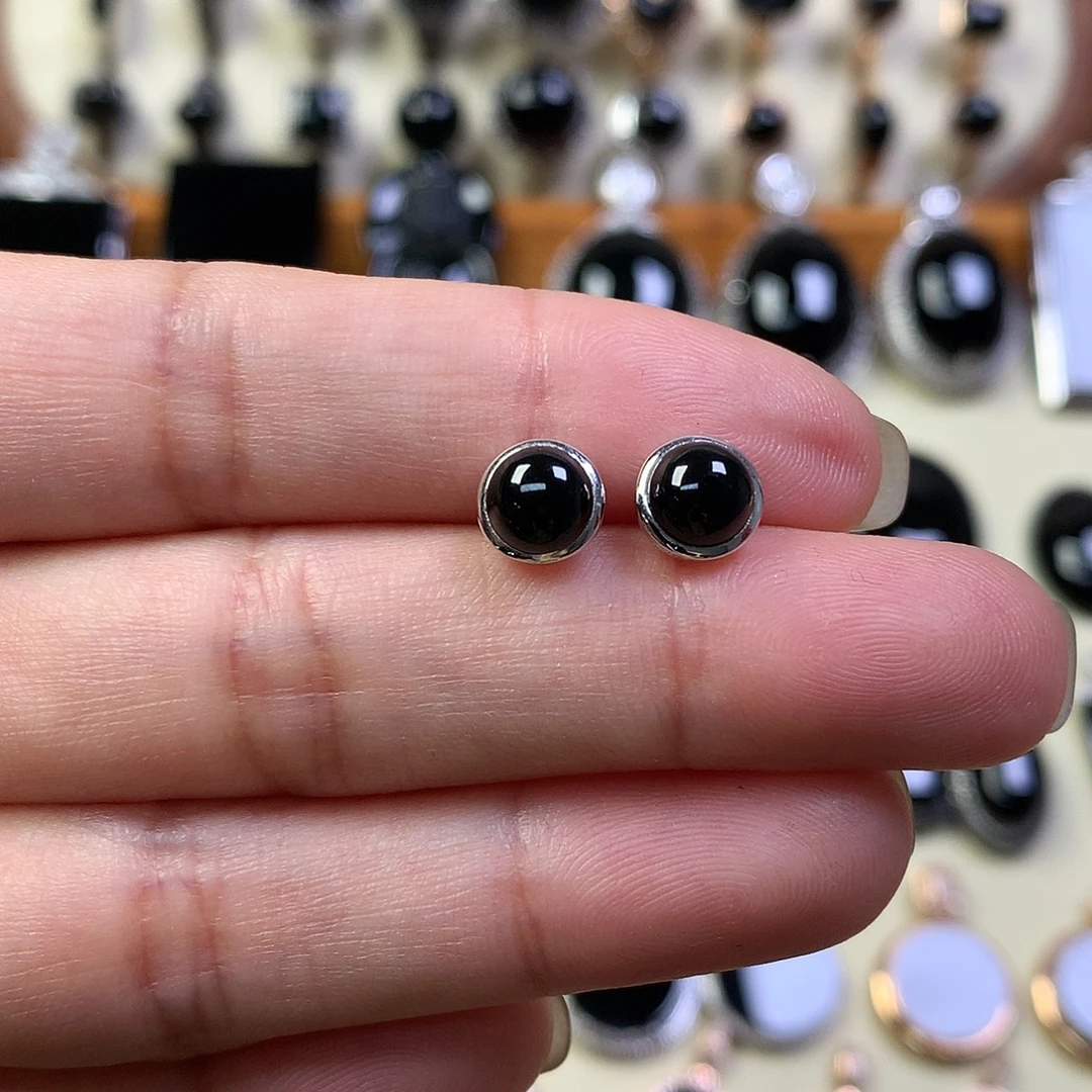 翡翠18K金镶嵌耳钉