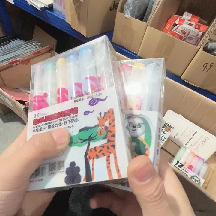 彩色丙烯马克笔拍一发二。