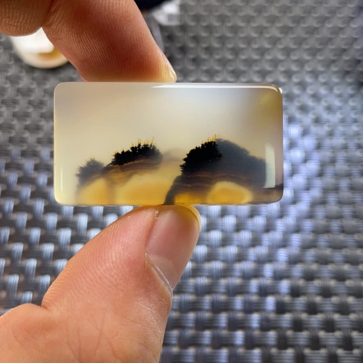 燕***子玛瑙/玉髓未镶嵌颈饰