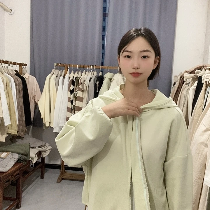 1135 绿色短款外套L码
