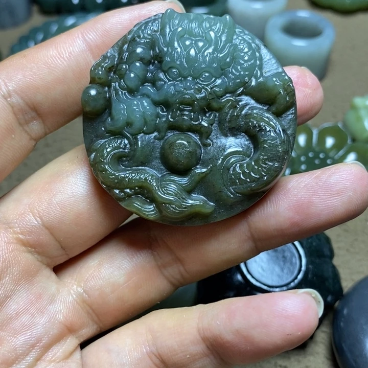 颈饰未镶嵌和田玉