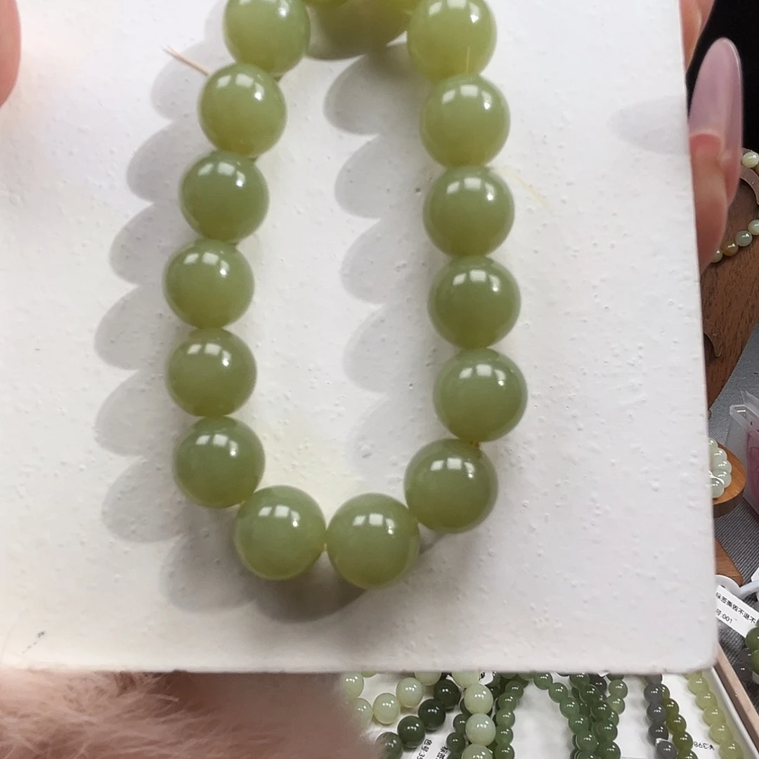 又***皮和田玉未镶嵌手串