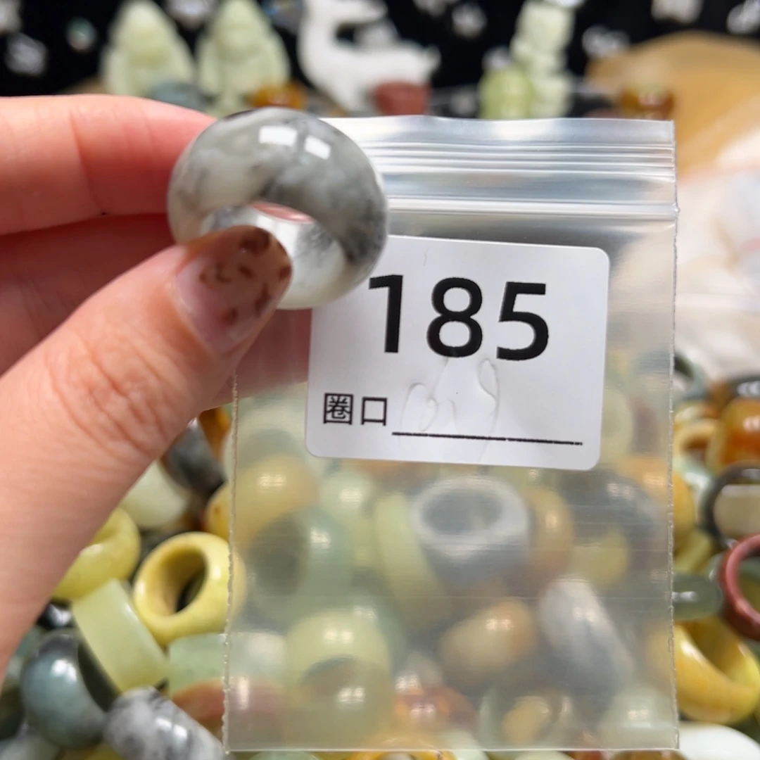 大***头蛇纹石玉未镶嵌戒指