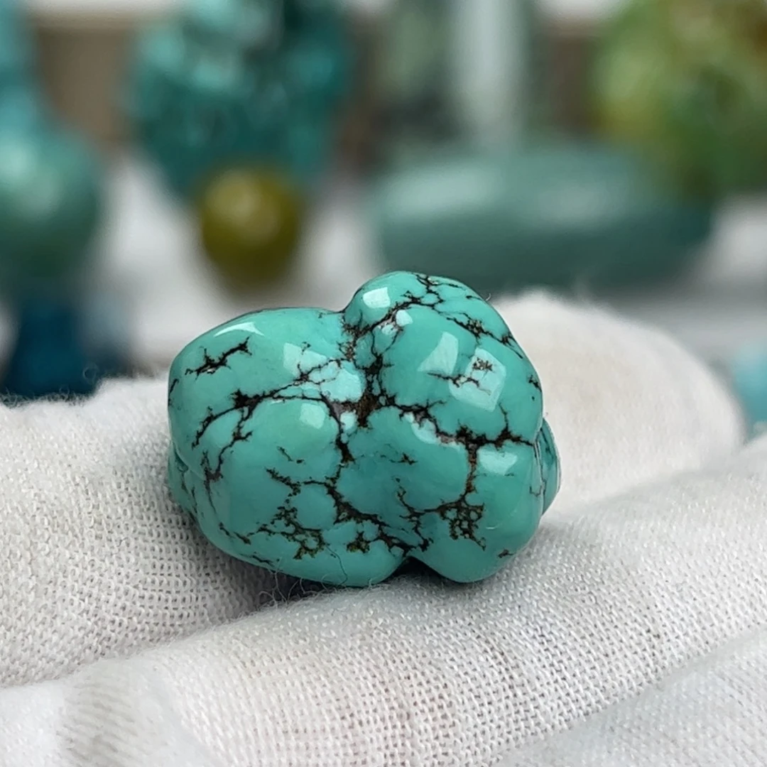 绿松石未镶嵌珠宝奇石