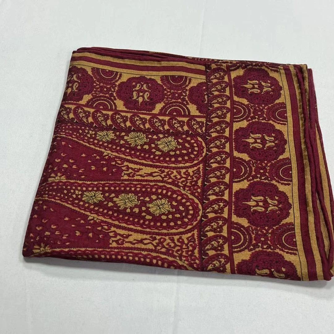 110提花丝毛方巾-焰火腰果 105cm丝巾