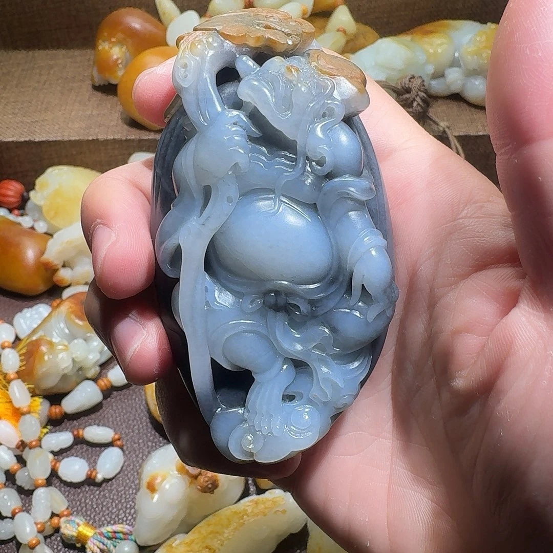 和田玉未镶嵌把件