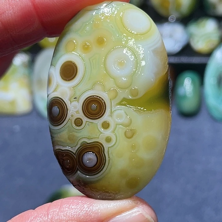 玛瑙/玉髓未镶嵌珠宝奇石