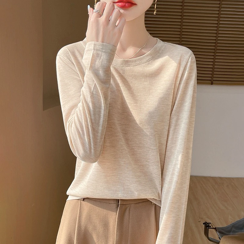 轻奢冰丝圆领薄款纯色洋气百搭内搭防晒春夏针织长袖宽松打底衫