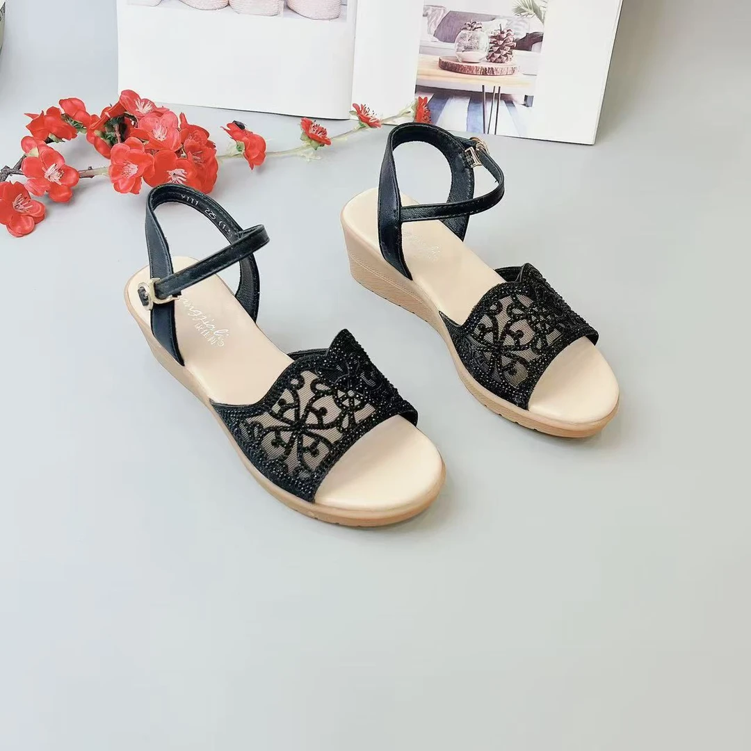 9111 夏季新款舒适百搭厚底凉鞋